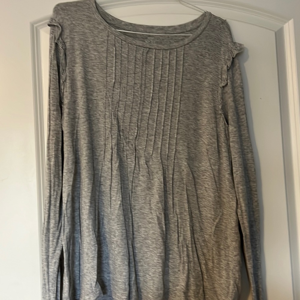 Aerie gray long sleeved top